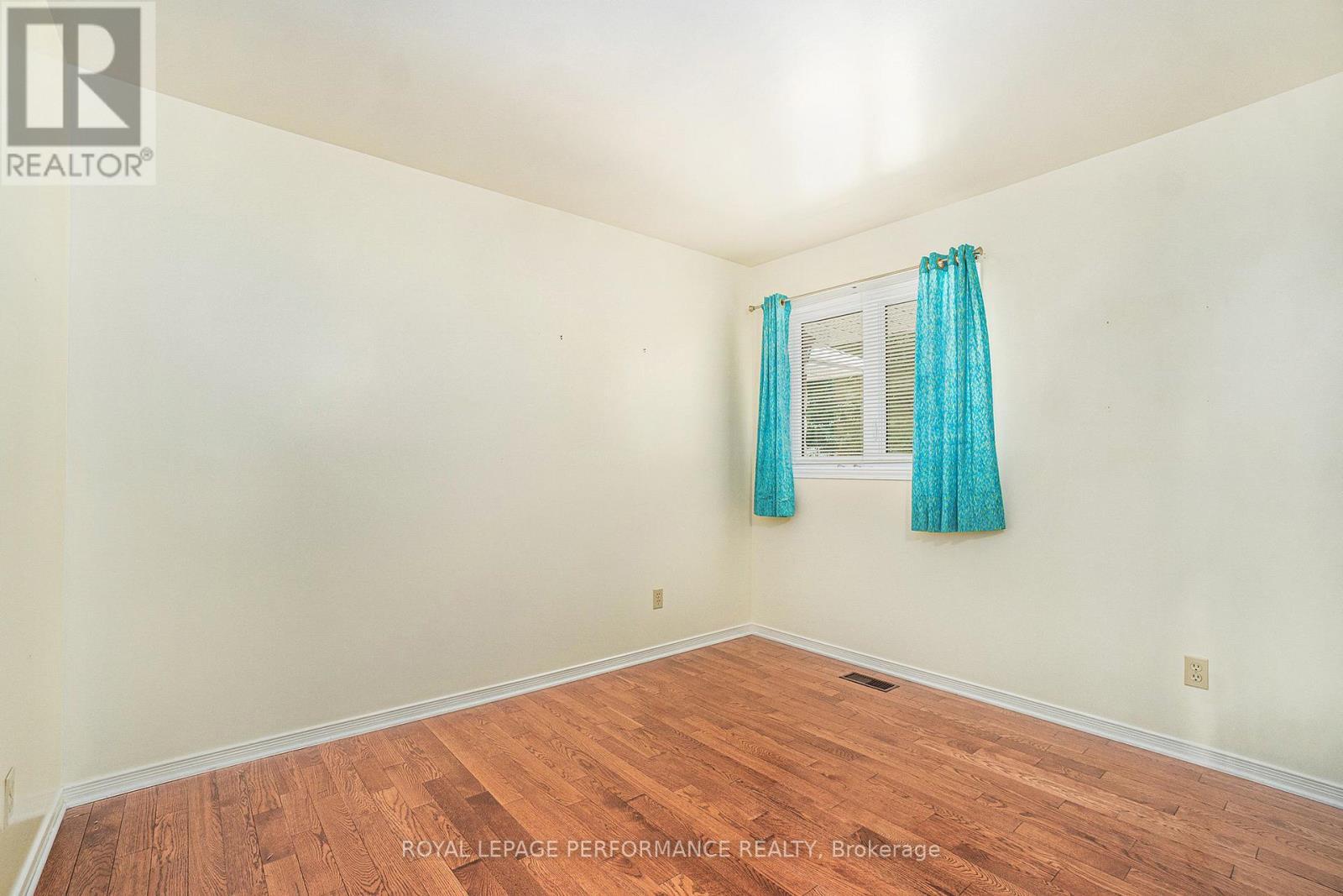 












572 DEAN DRIVE

,
Cornwall,




Ontario
K6H6Z6

