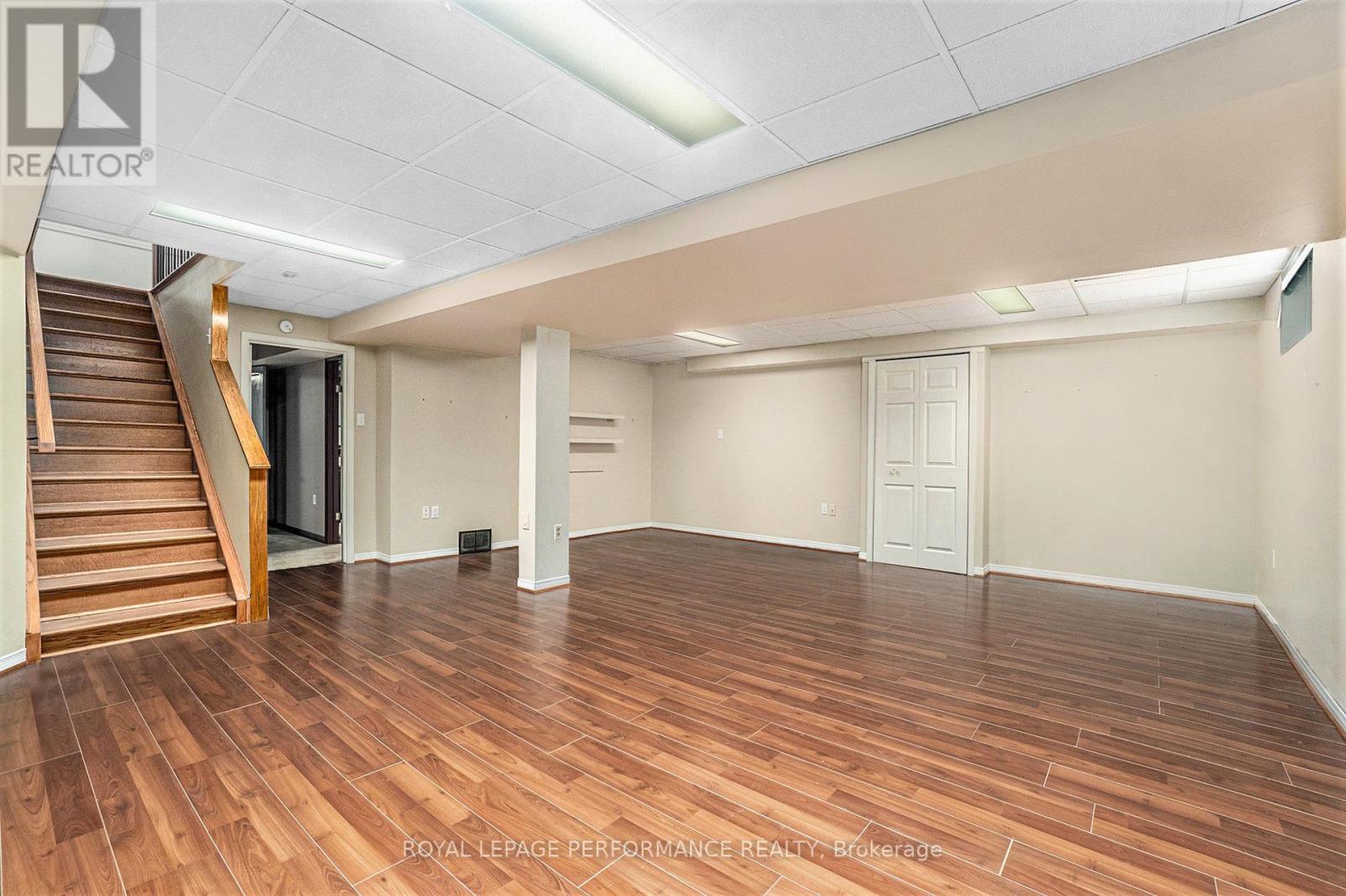 












572 DEAN DRIVE

,
Cornwall,




Ontario
K6H6Z6

