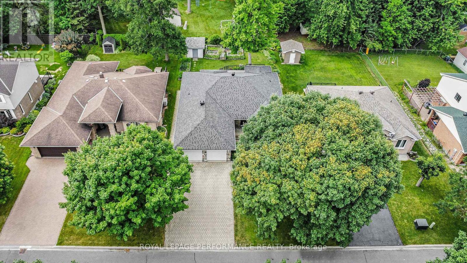 












572 DEAN DRIVE

,
Cornwall,




Ontario
K6H6Z6

