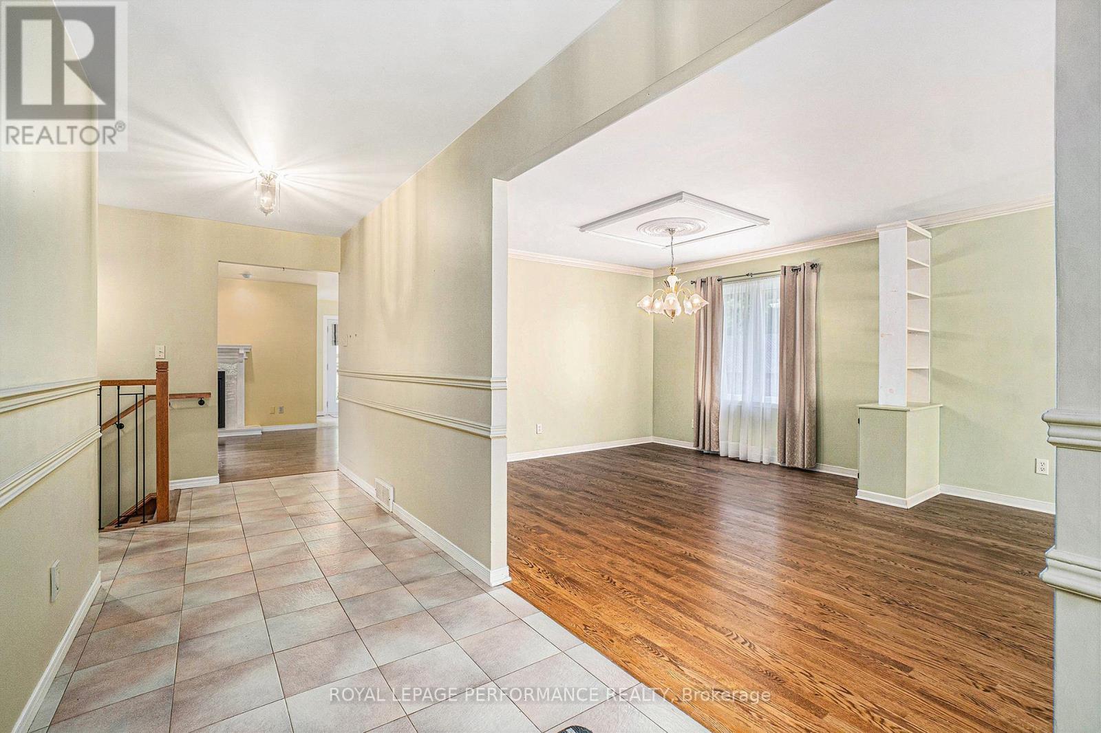 












572 DEAN DRIVE

,
Cornwall,




Ontario
K6H6Z6

