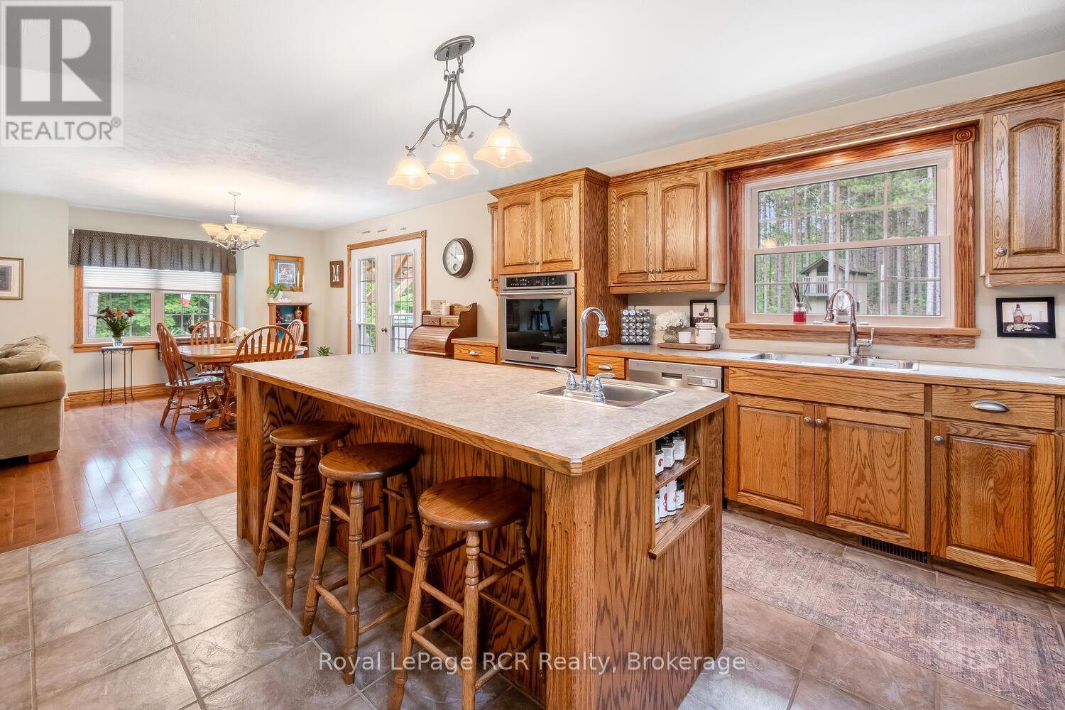 












743055 SIDEROAD 10

,
Chatsworth,




Ontario
N0H1G0

