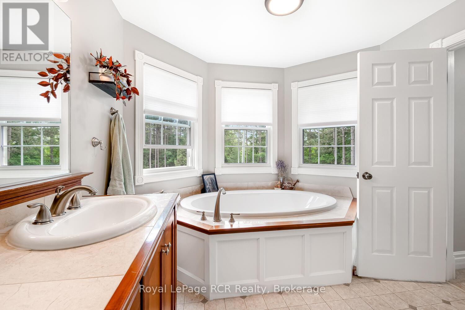 












743055 SIDEROAD 10

,
Chatsworth,




Ontario
N0H1G0

