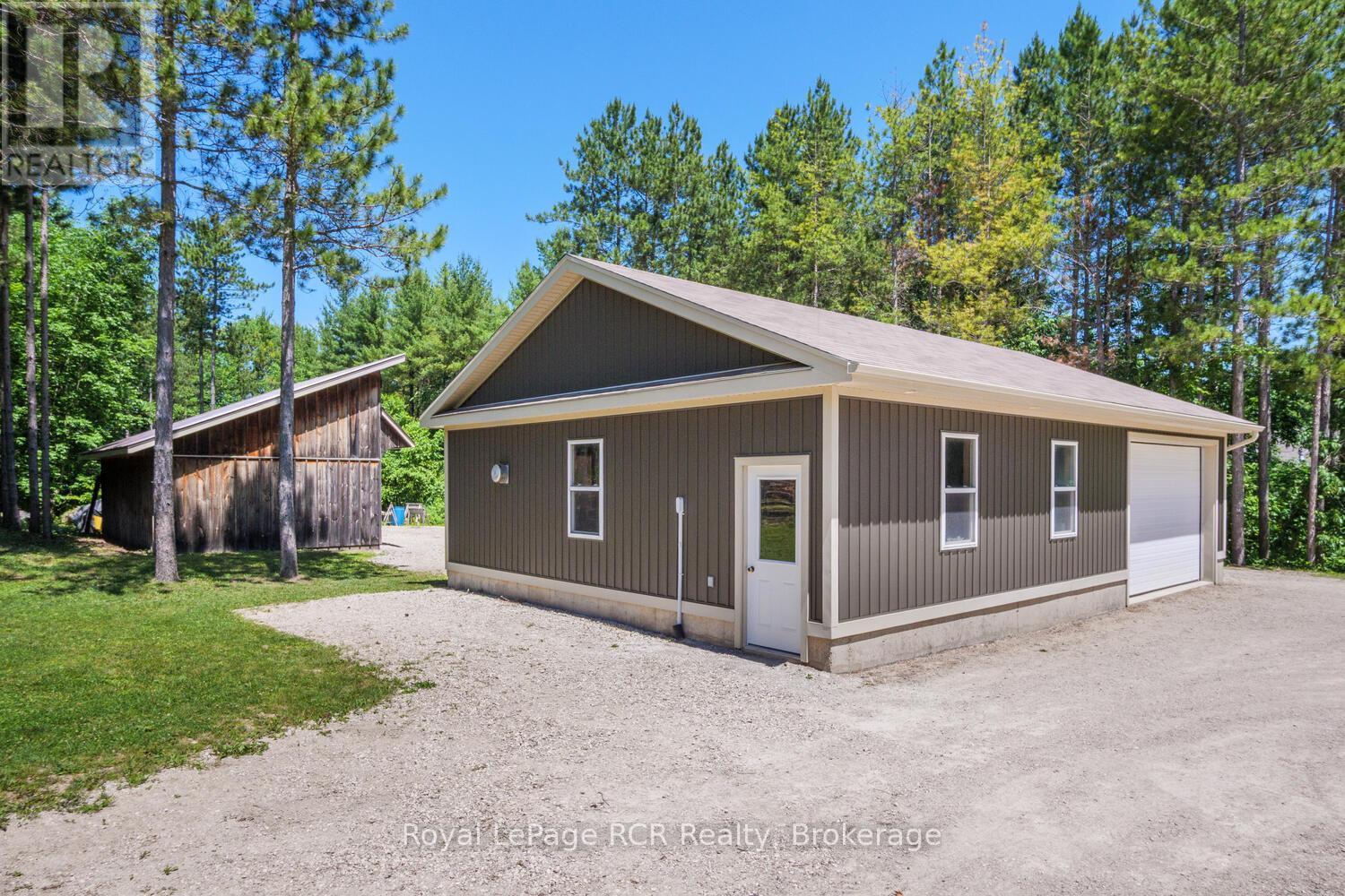 












743055 SIDEROAD 10

,
Chatsworth,




Ontario
N0H1G0

