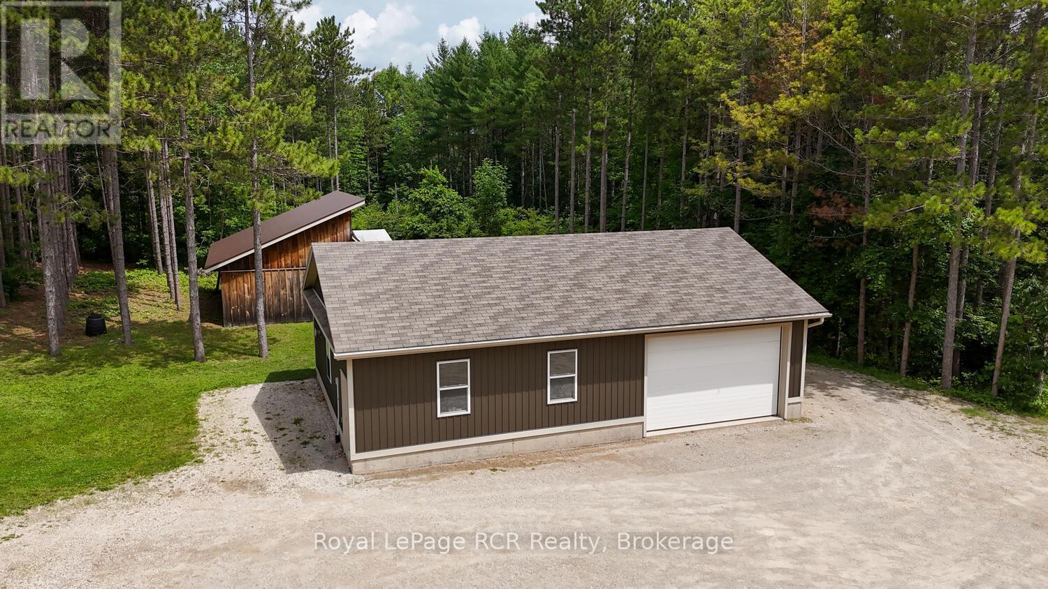 












743055 SIDEROAD 10

,
Chatsworth,




Ontario
N0H1G0

