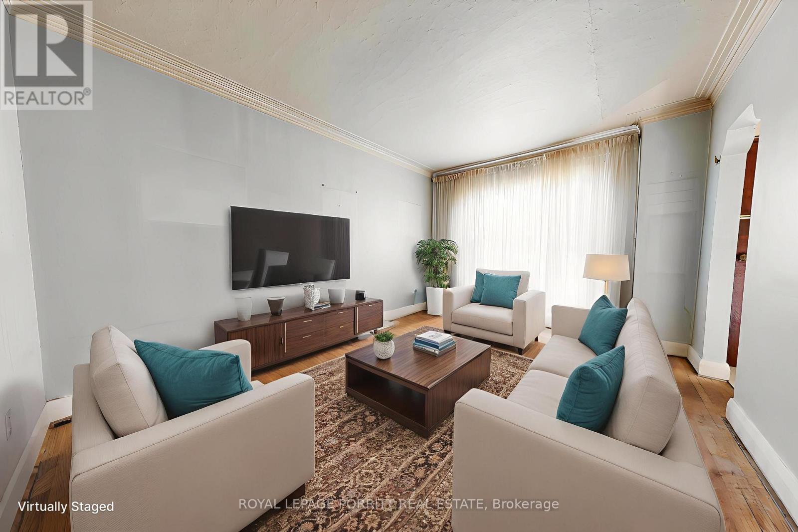 












27 STRUTHERS STREET

,
Toronto,




Ontario
M8V1Y2

