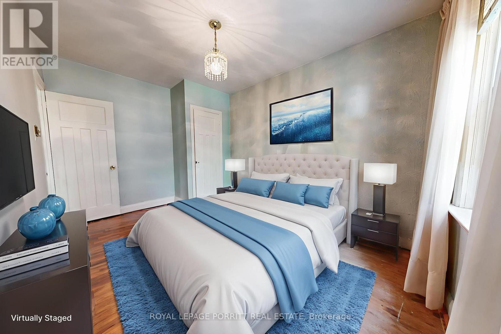 












27 STRUTHERS STREET

,
Toronto,




Ontario
M8V1Y2

