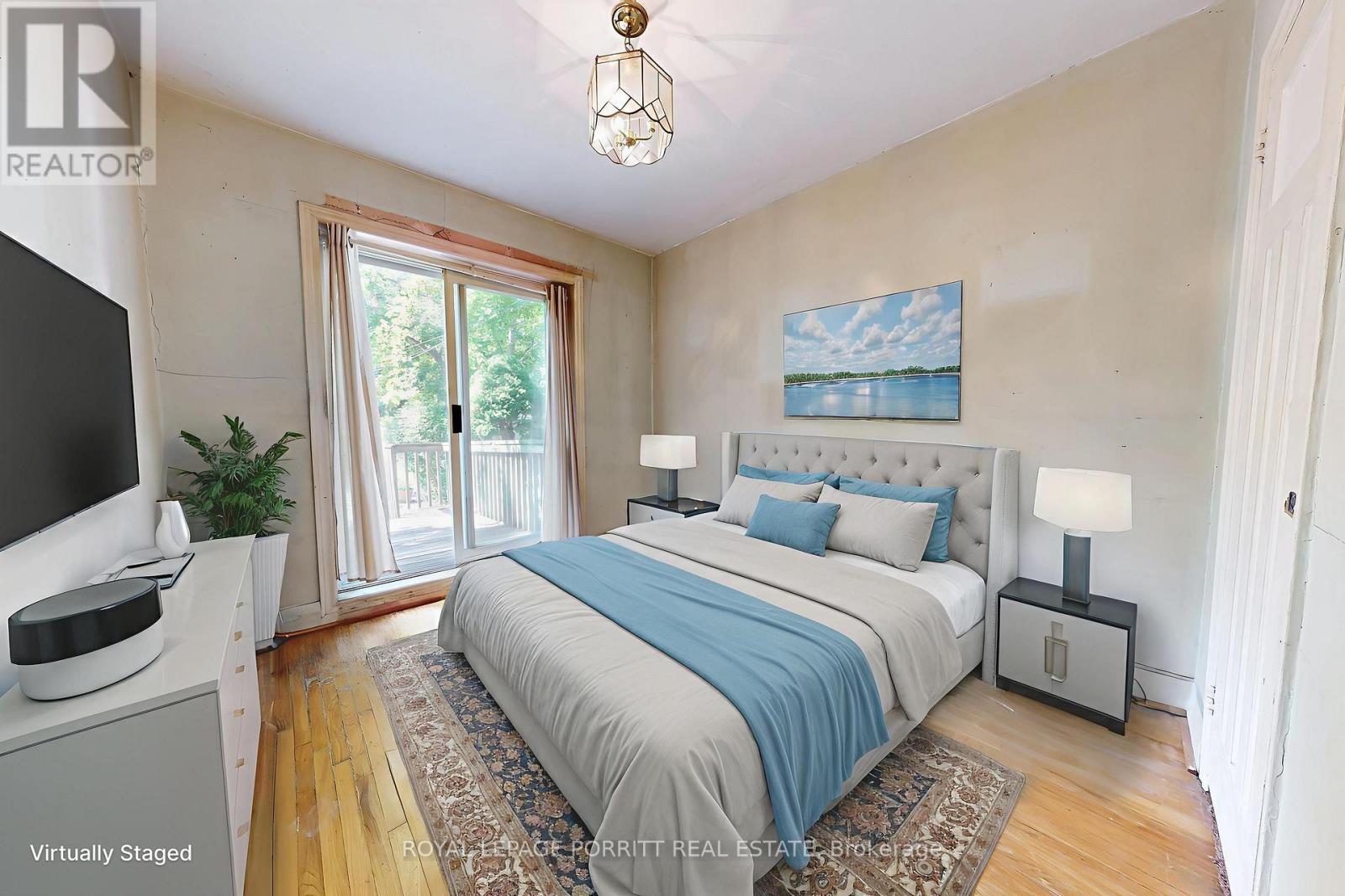 












27 STRUTHERS STREET

,
Toronto,




Ontario
M8V1Y2

