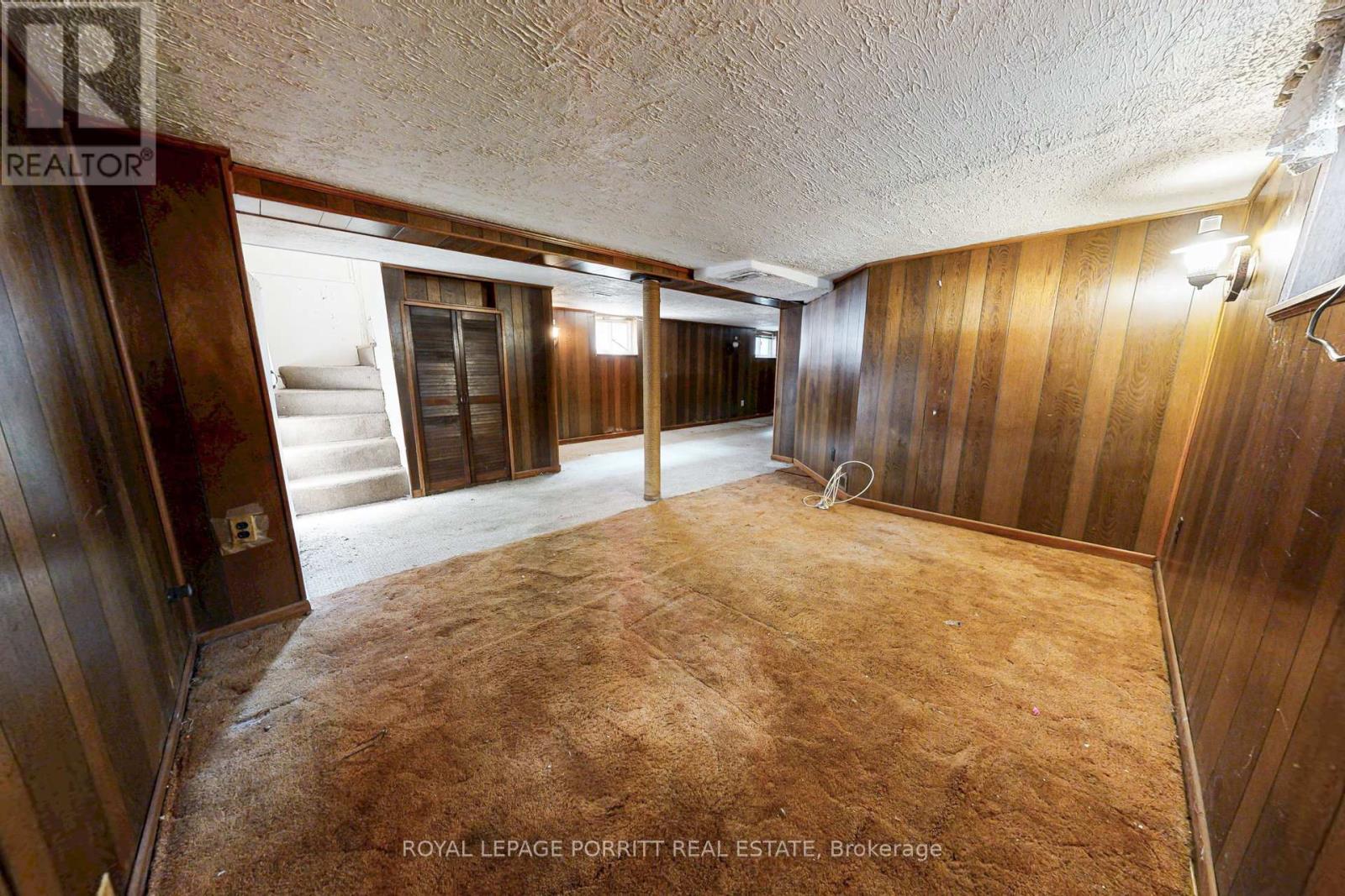 












27 STRUTHERS STREET

,
Toronto,




Ontario
M8V1Y2

