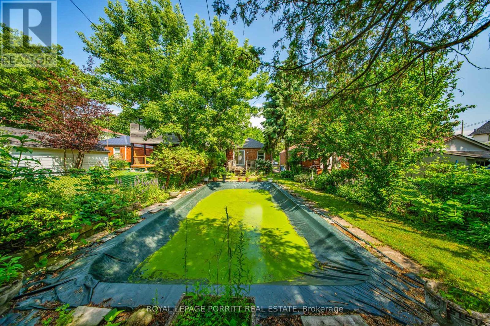 












27 STRUTHERS STREET

,
Toronto,




Ontario
M8V1Y2

