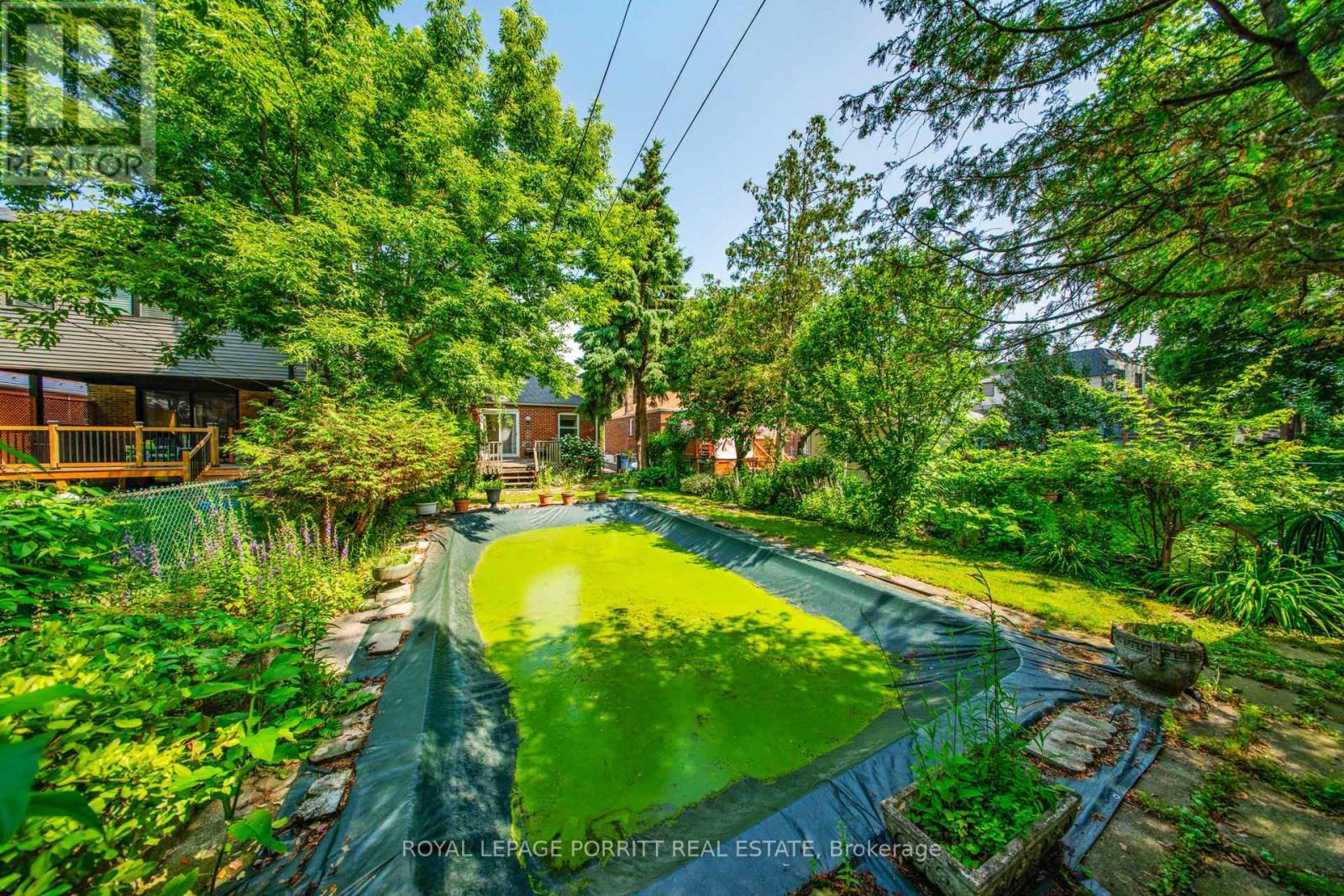 












27 STRUTHERS STREET

,
Toronto,




Ontario
M8V1Y2

