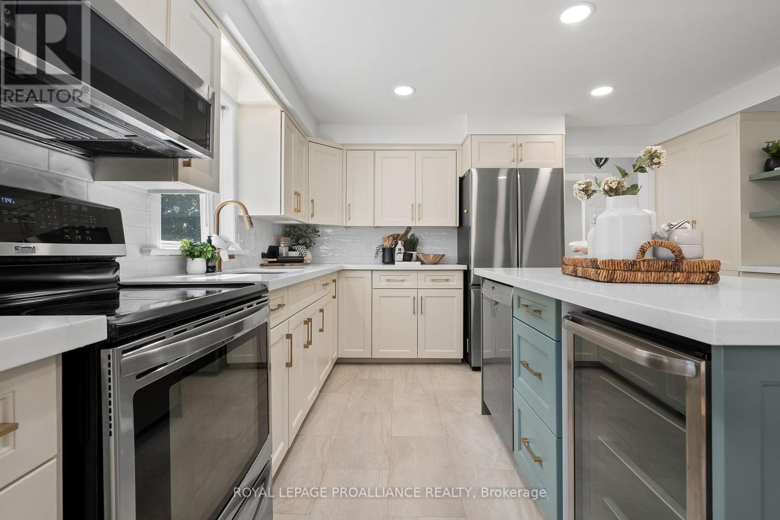 












36 BURNHAM AVENUE

,
Cramahe (Colborne),




Ontario
K0K1S0

