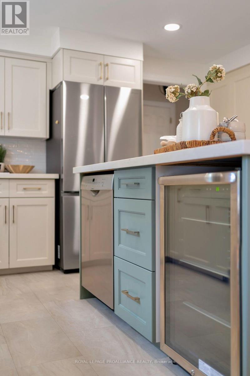












36 BURNHAM AVENUE

,
Cramahe (Colborne),




Ontario
K0K1S0

