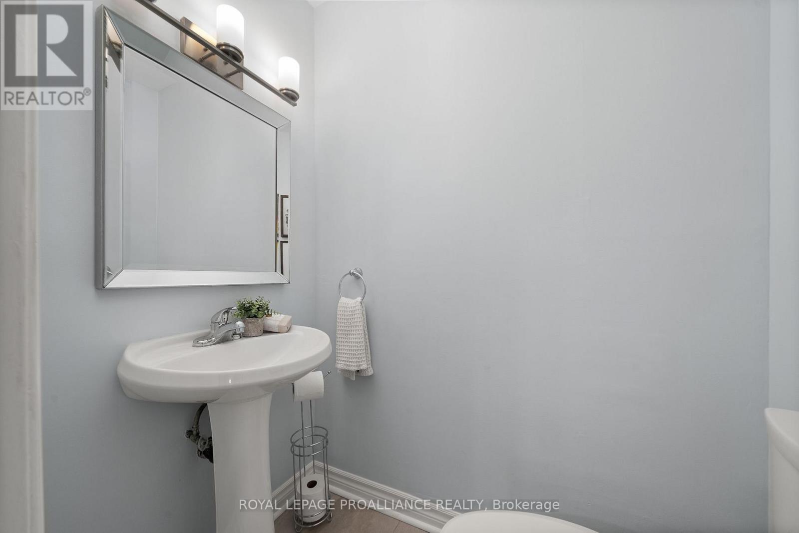 












36 BURNHAM AVENUE

,
Cramahe (Colborne),




Ontario
K0K1S0

