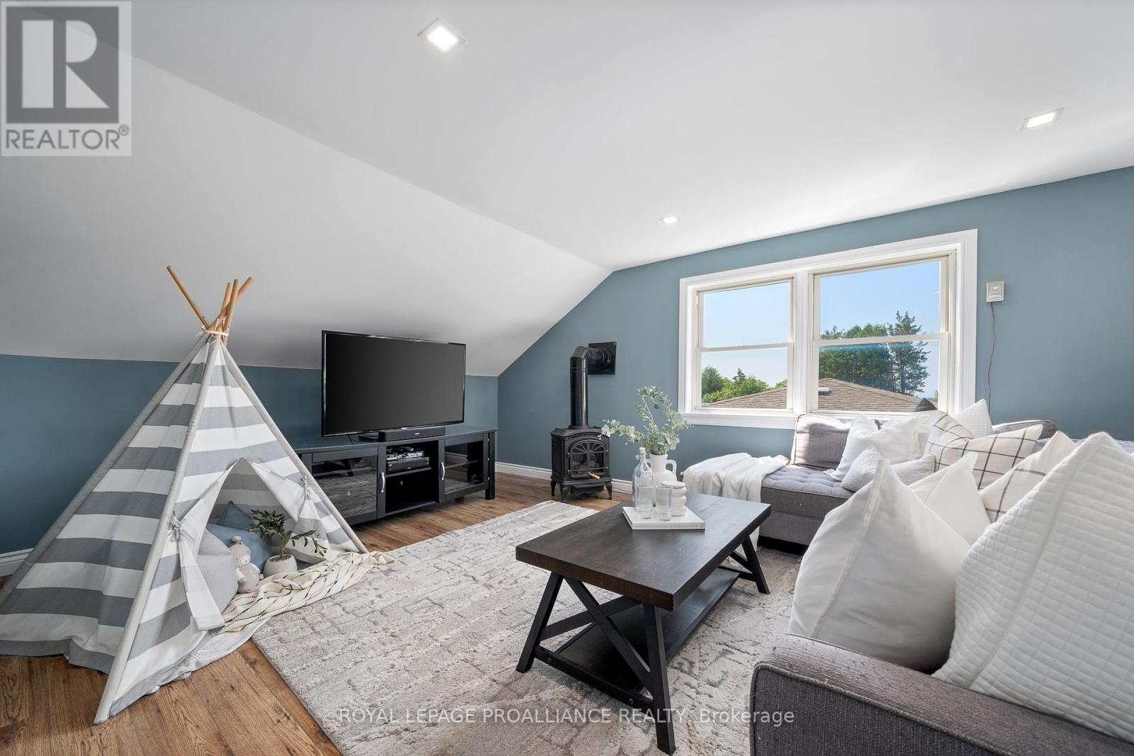 












36 BURNHAM AVENUE

,
Cramahe (Colborne),




Ontario
K0K1S0

