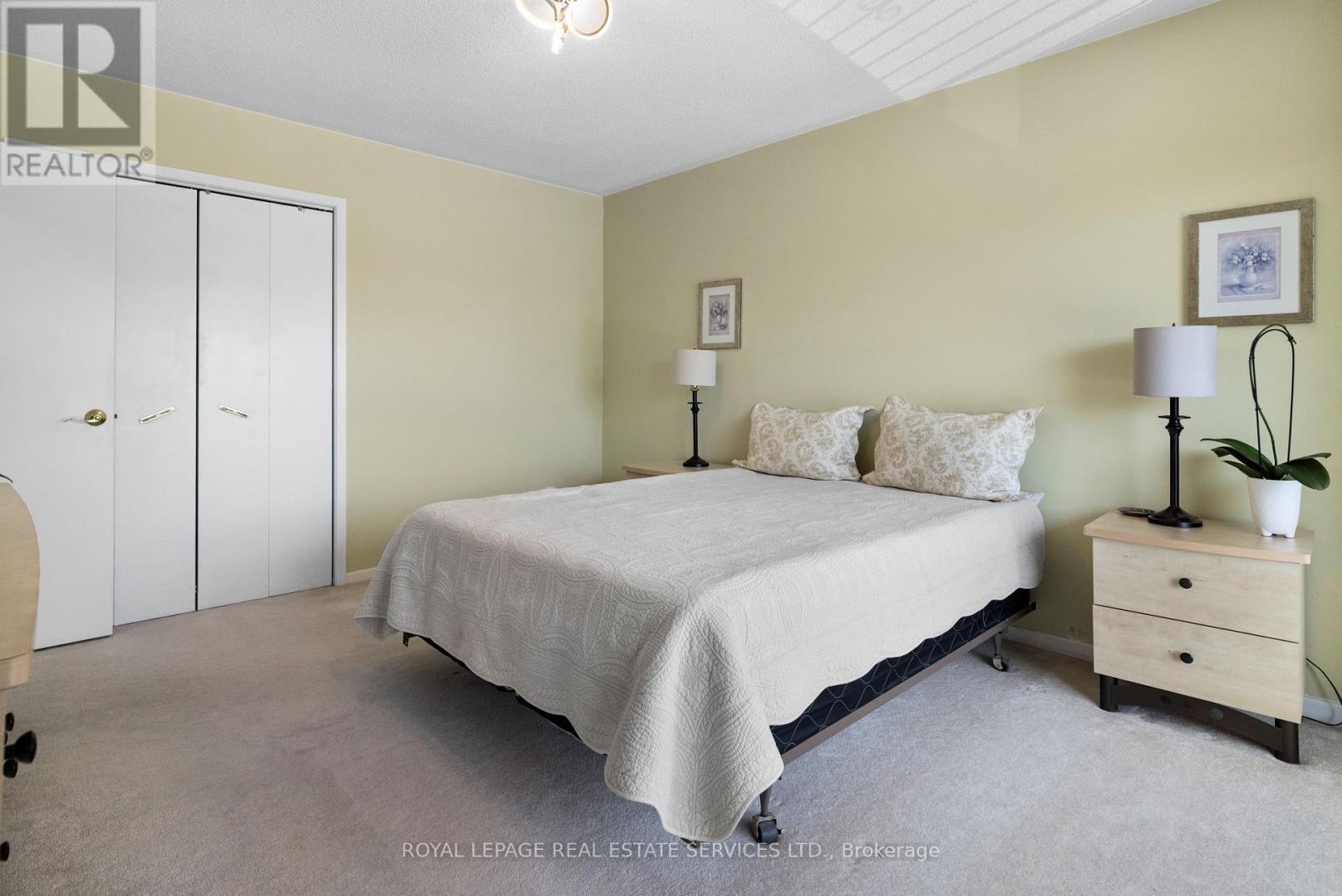












19 TERRYELLEN CRESCENT

,
Toronto,




Ontario
M9C1H6


