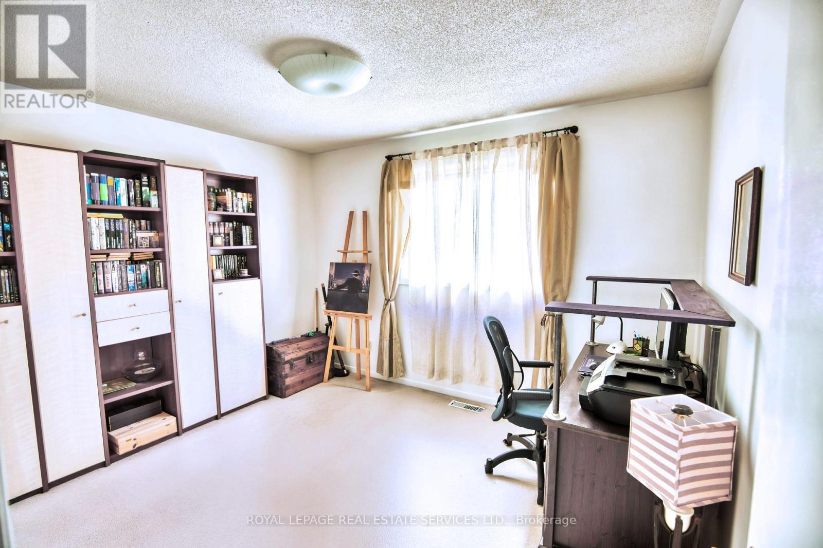 












19 TERRYELLEN CRESCENT

,
Toronto,




Ontario
M9C1H6

