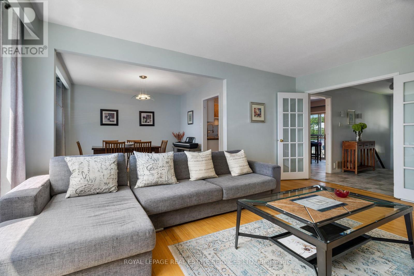 












19 TERRYELLEN CRESCENT

,
Toronto,




Ontario
M9C1H6


