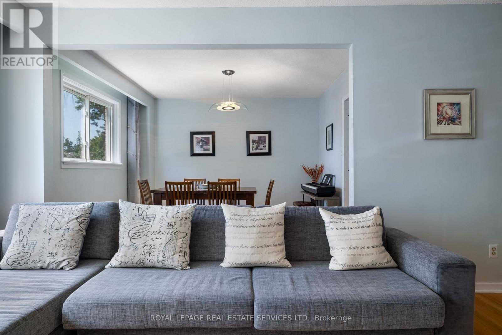 












19 TERRYELLEN CRESCENT

,
Toronto,




Ontario
M9C1H6

