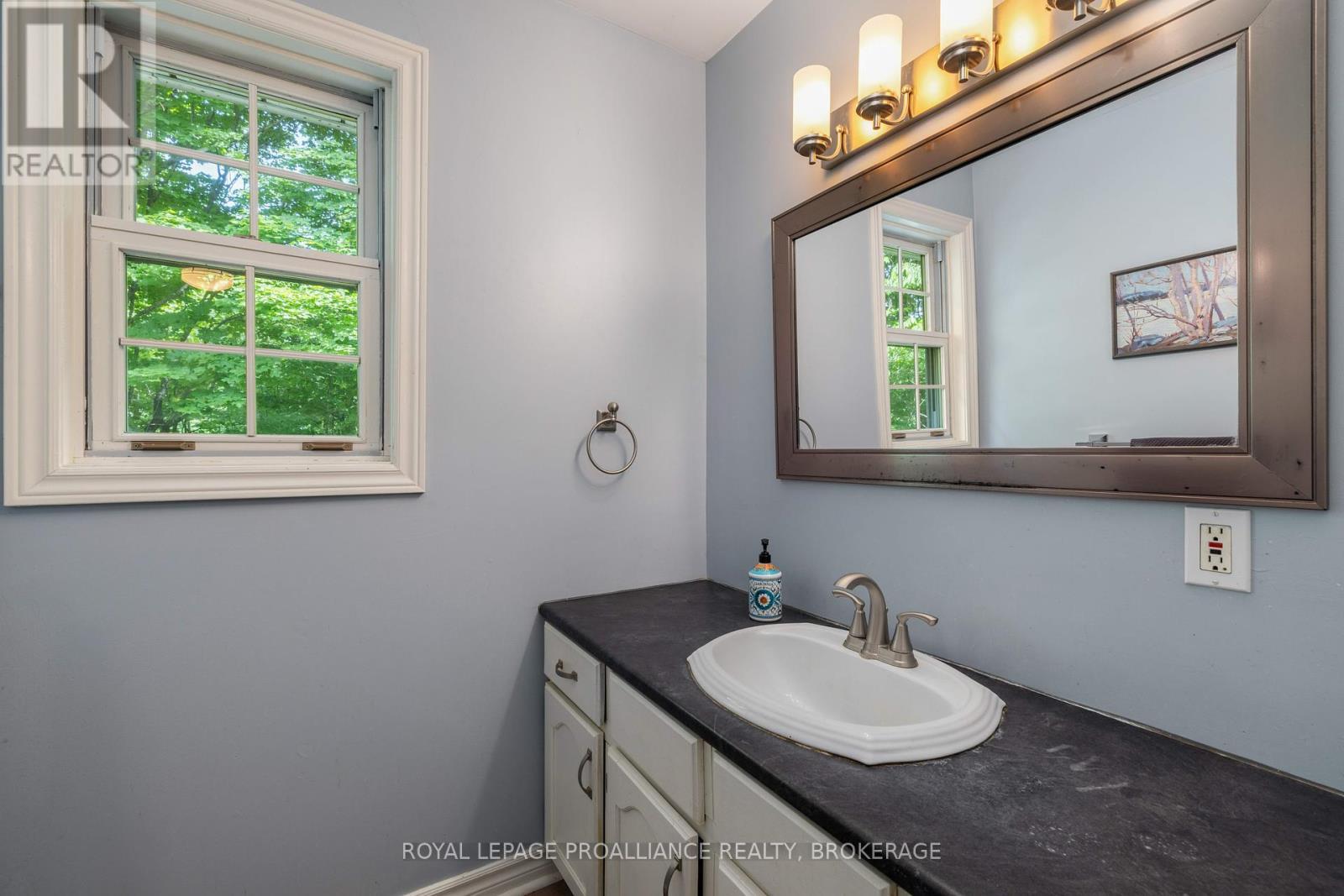 












1403 NORWAY ROAD

,
Frontenac (Frontenac South),




Ontario
K0H2L0

