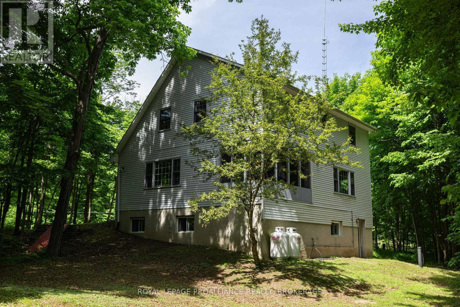 












1403 NORWAY ROAD

,
Frontenac (Frontenac South),




Ontario
K0H2L0

