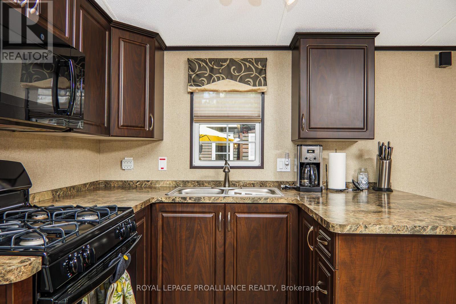 












486 CTY RD 18 - 20 DRAGONFLY LANE

,
Prince Edward County (Athol Ward),




Ontario
K0K2P0

