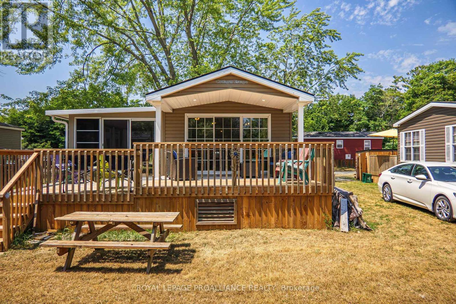 












486 CTY RD 18 - 20 DRAGONFLY LANE

,
Prince Edward County (Athol Ward),




Ontario
K0K2P0

