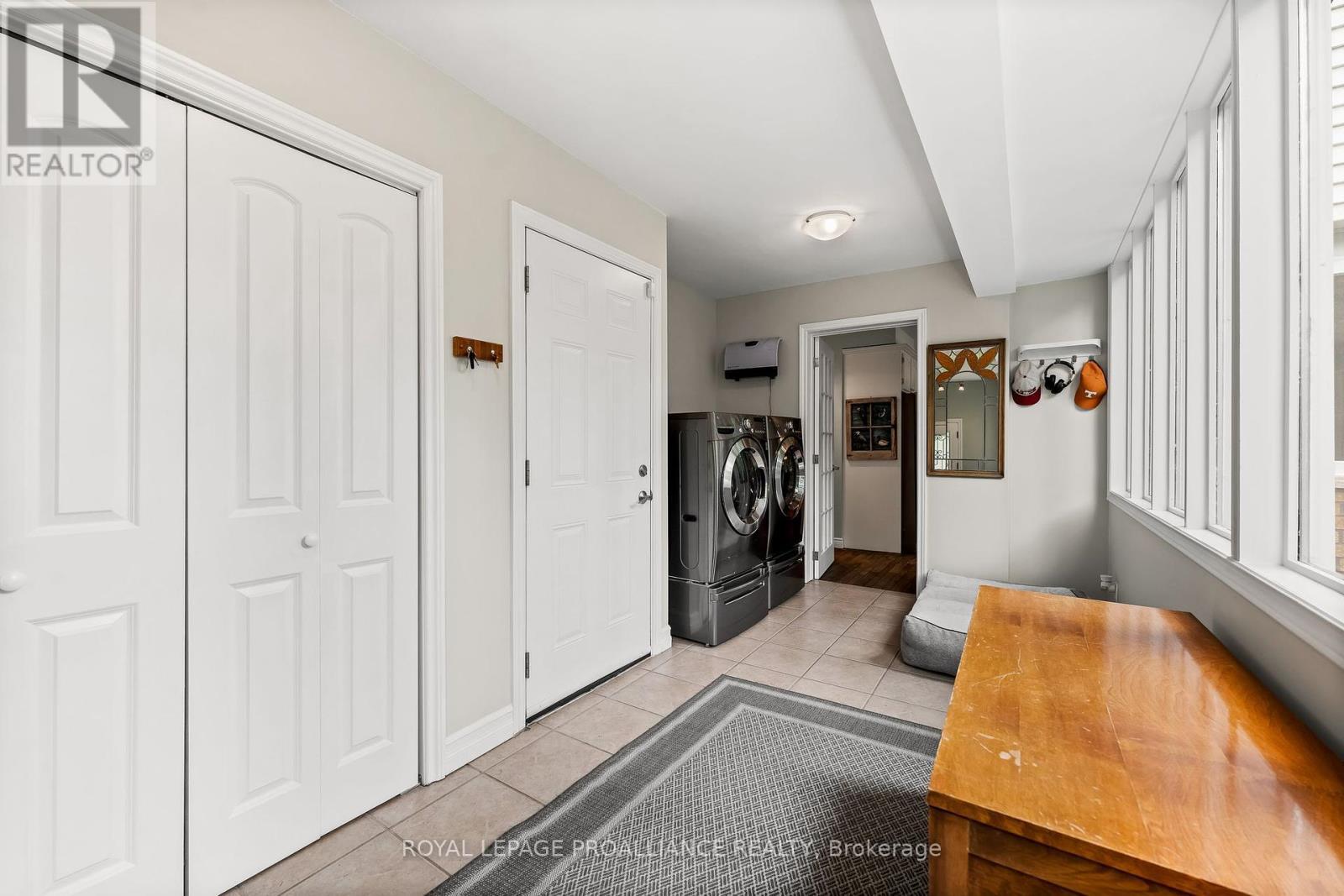 












11 PAMELA COURT

,
Clarington (Bowmanville),




Ontario
L1C4N6

