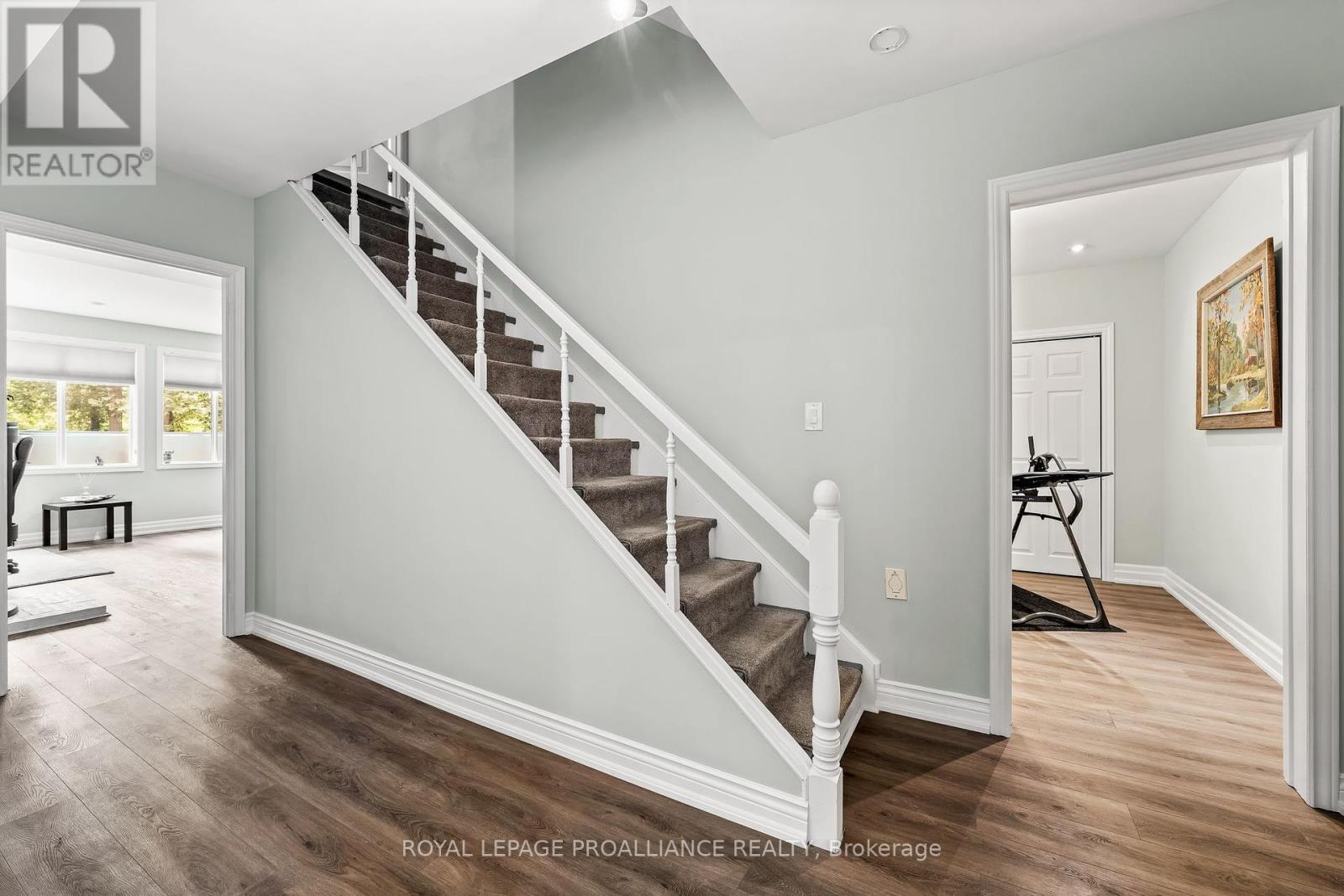 












11 PAMELA COURT

,
Clarington (Bowmanville),




Ontario
L1C4N6

