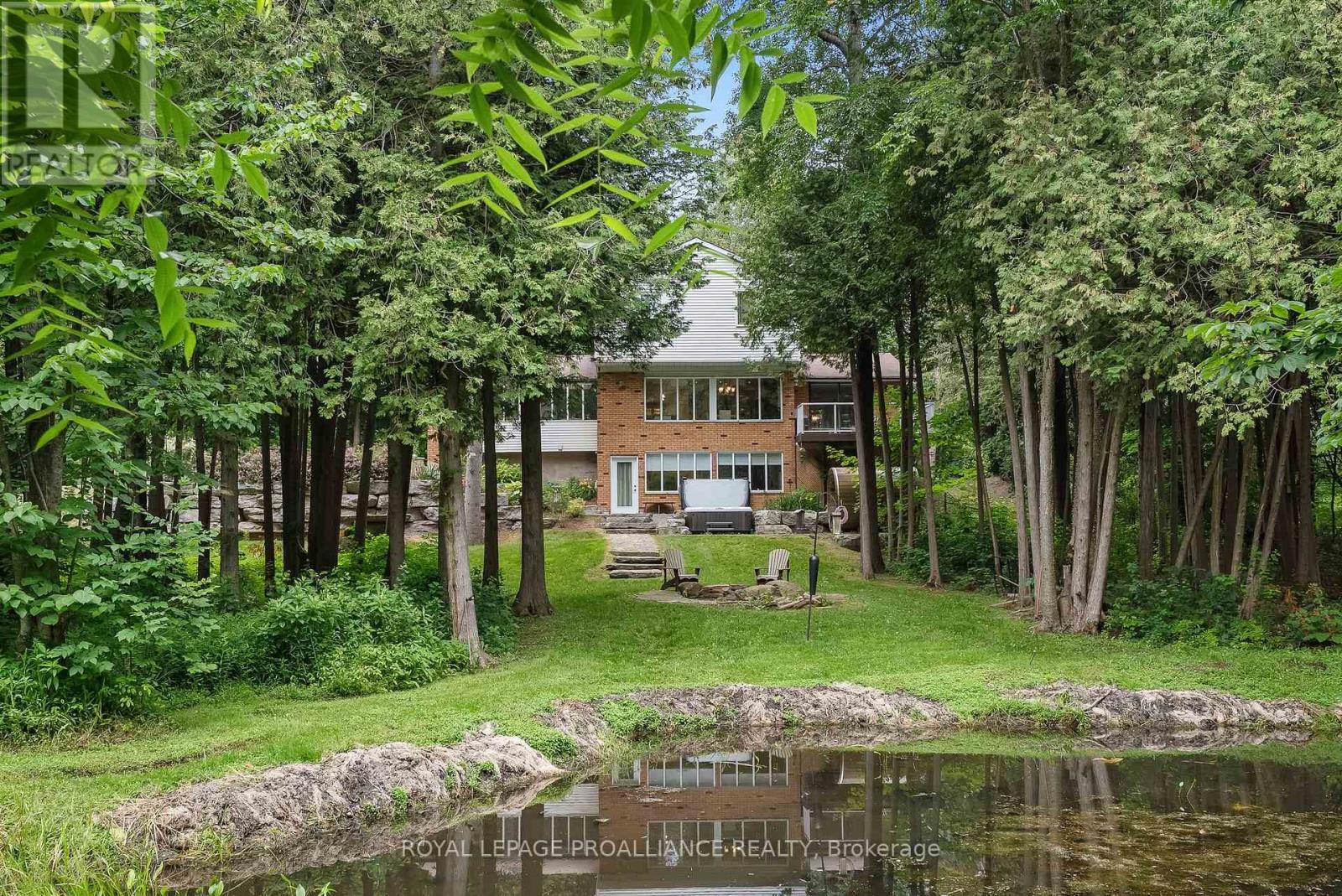 












11 PAMELA COURT

,
Clarington (Bowmanville),




Ontario
L1C4N6

