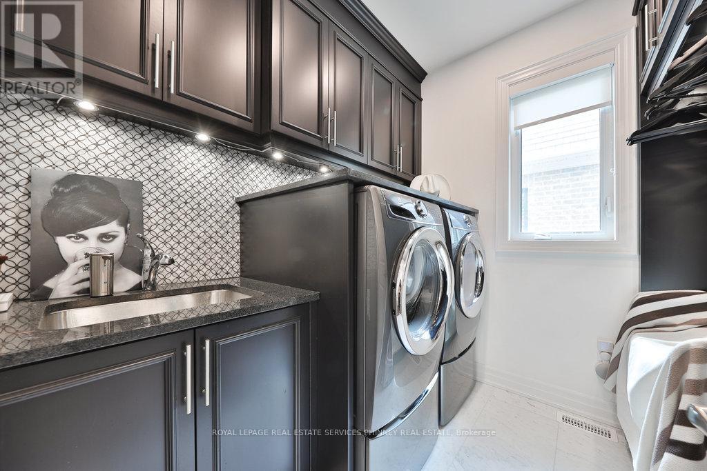 












3318 MERION GARDENS

,
Oakville,




Ontario
L6M5K9

