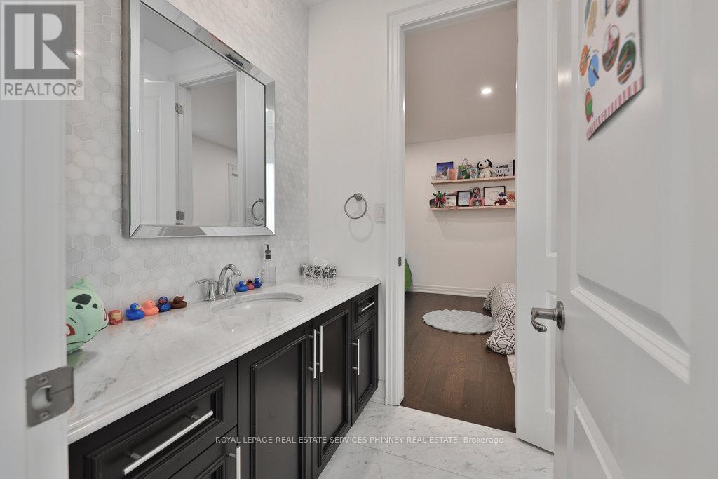 












3318 MERION GARDENS

,
Oakville,




Ontario
L6M5K9

