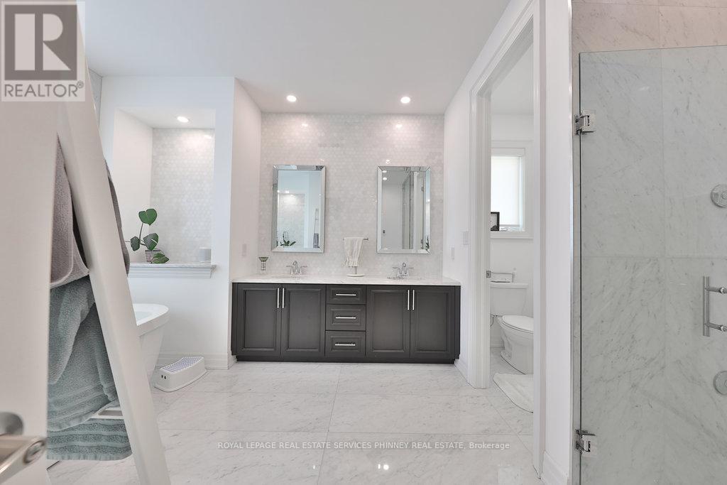 












3318 MERION GARDENS

,
Oakville,




Ontario
L6M5K9


