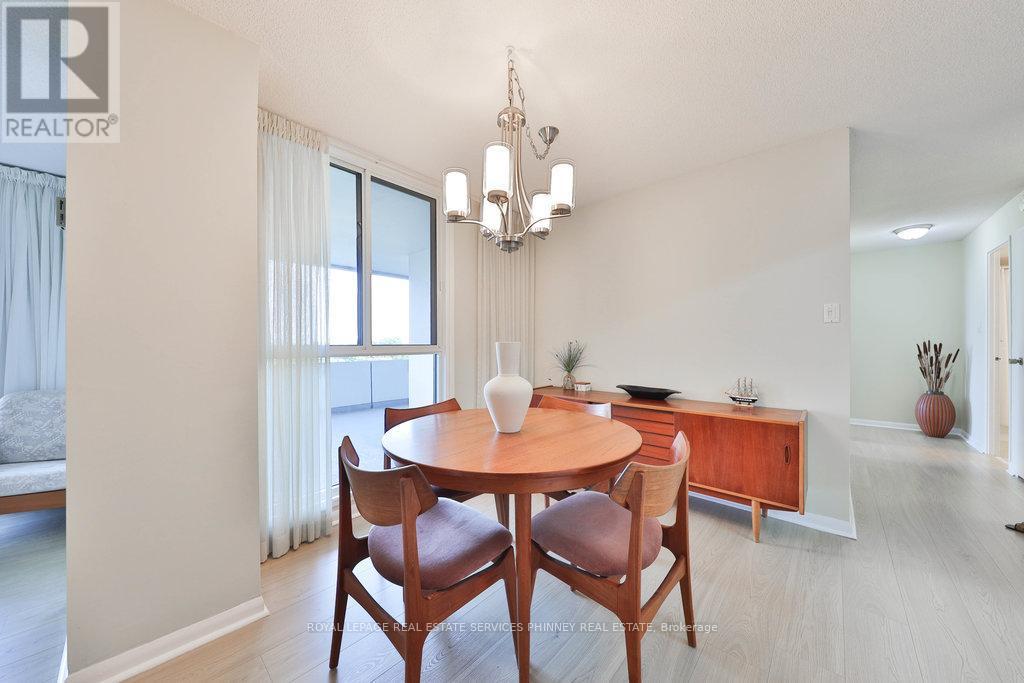 












404 - 1320 MISSISSAUGA VALLEY BOULEVARD

,
Mississauga,




Ontario
L5A3S9

