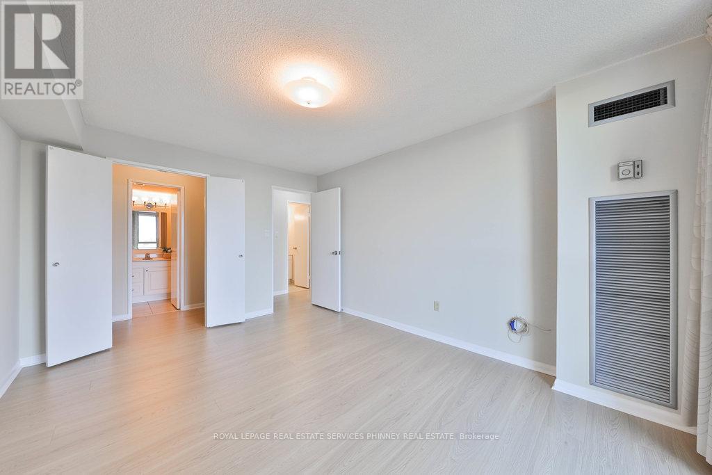 












404 - 1320 MISSISSAUGA VALLEY BOULEVARD

,
Mississauga,




Ontario
L5A3S9

