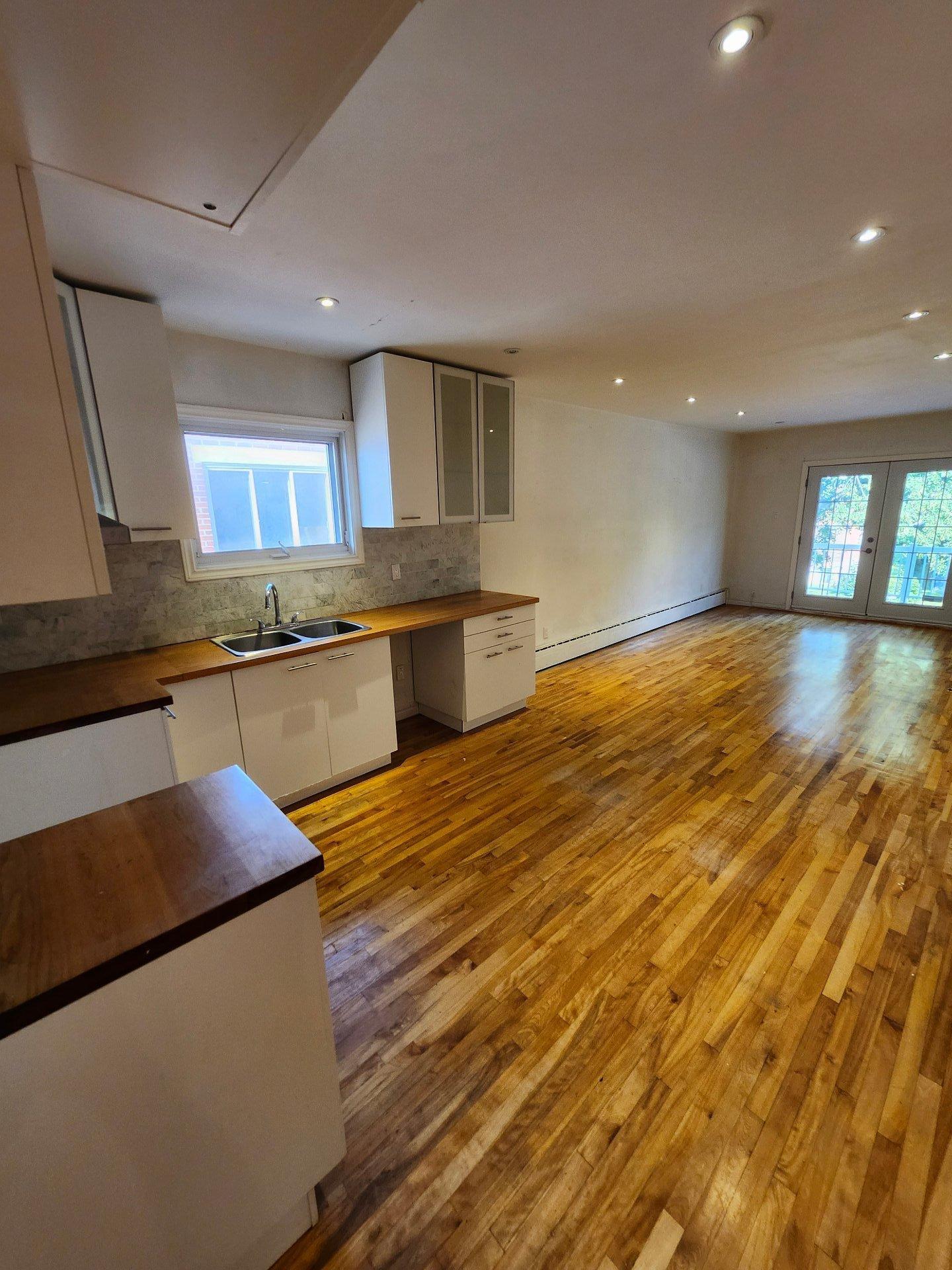 









10117


Av. Hamelin

,
Montréal (Ahuntsic-Cartierville),




QC
H2B1E4

