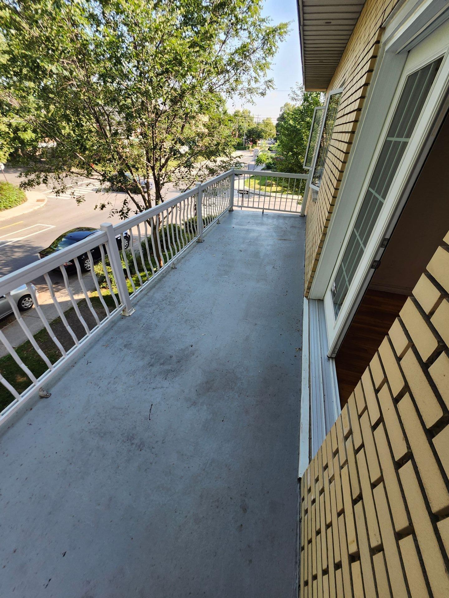 









10117


Av. Hamelin

,
Montréal (Ahuntsic-Cartierville),




QC
H2B1E4

