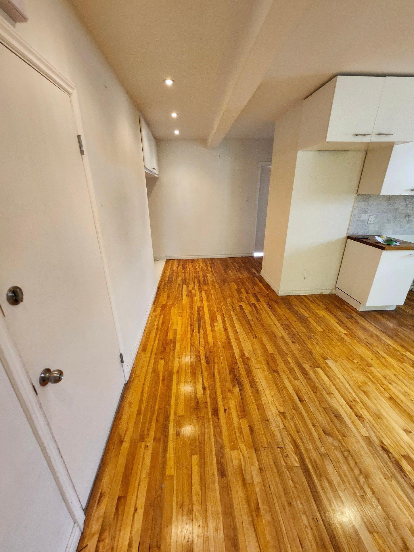 









10117


Av. Hamelin

,
Montréal (Ahuntsic-Cartierville),




QC
H2B1E4


