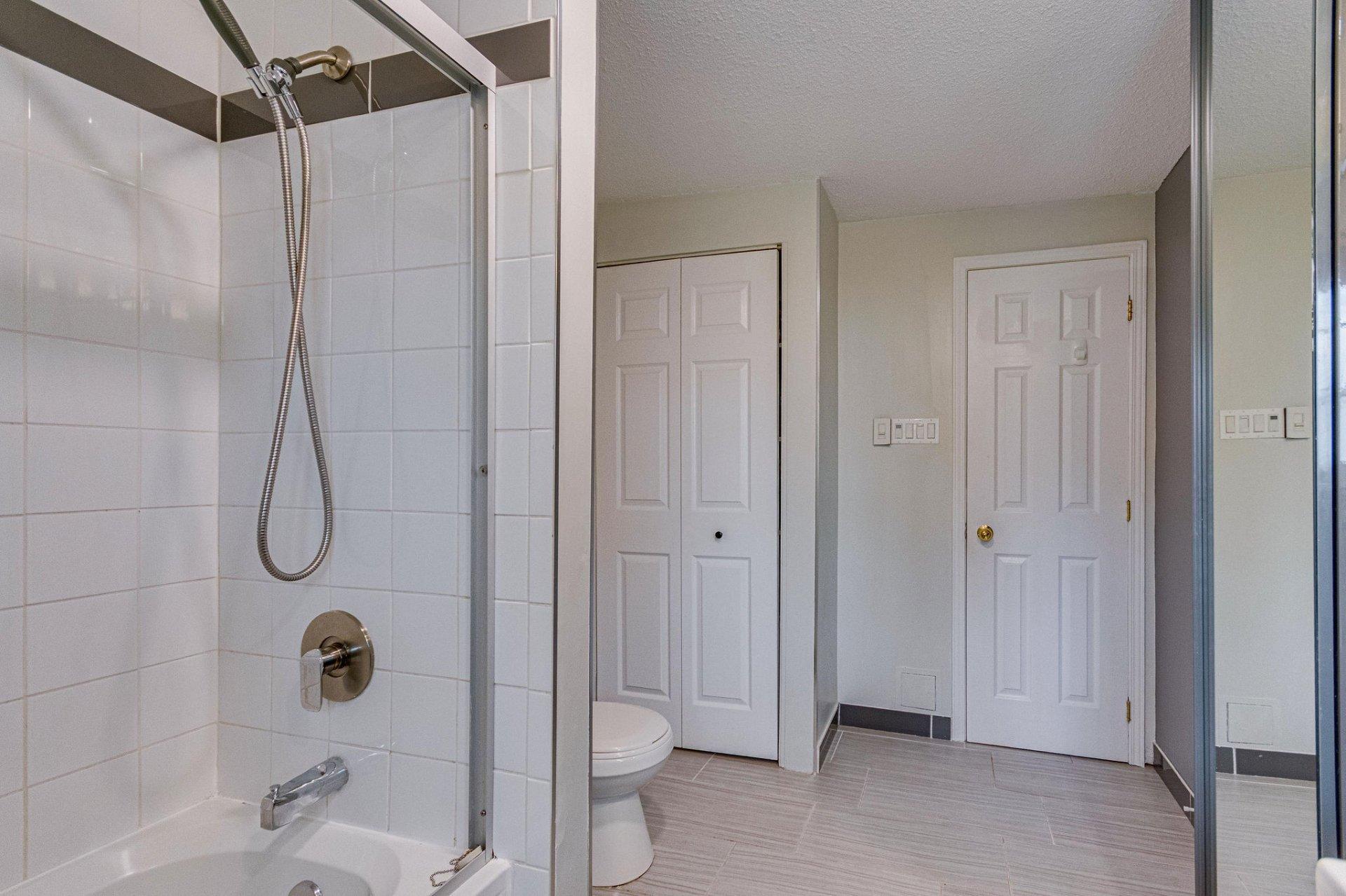 









157


Rue Prentiss

,
Gatineau (Aylmer),




QC
J9H5V8

