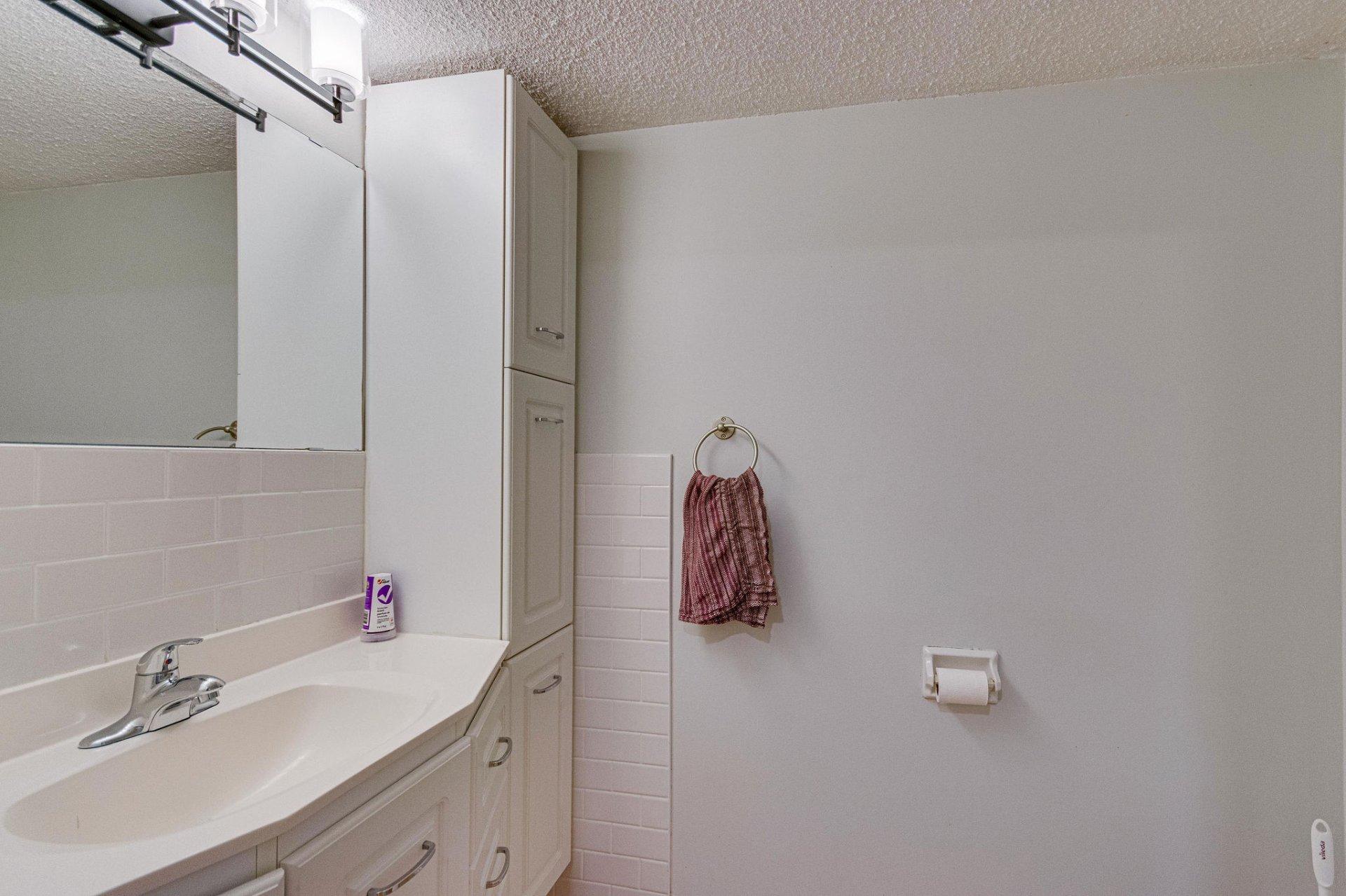 









157


Rue Prentiss

,
Gatineau (Aylmer),




QC
J9H5V8


