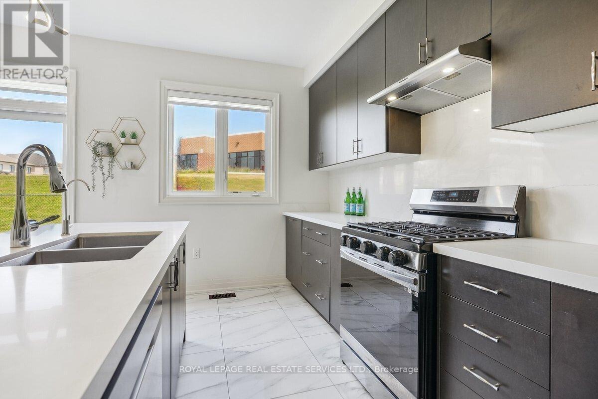 












81 GRANITE RIDGE TRAIL

,
Hamilton,




Ontario
L8B1Y6

