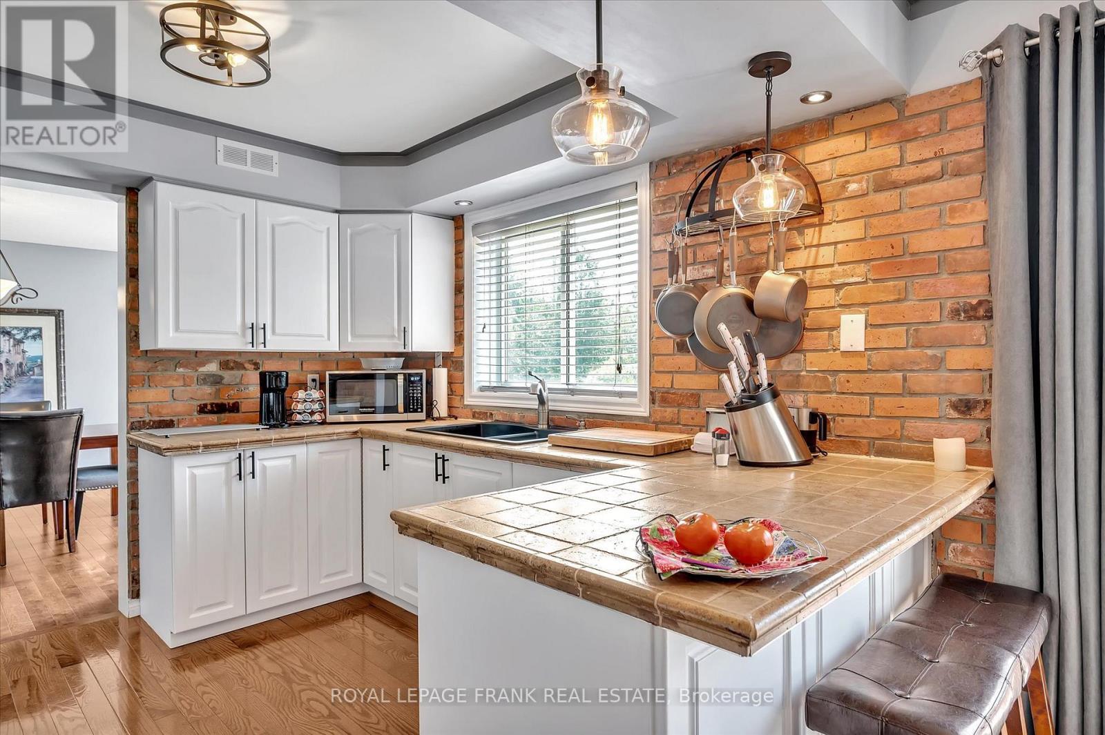 












229 LONSBERRY LANE

,
Douro-Dummer,




Ontario
K0L3A0

