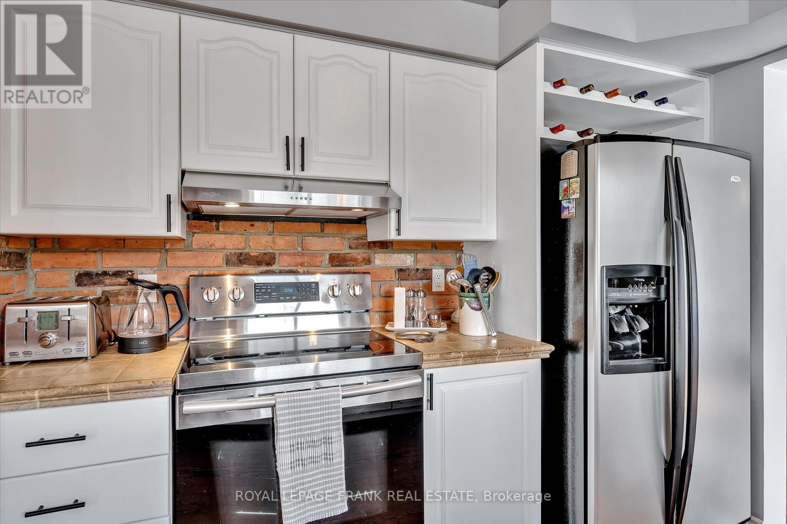 












229 LONSBERRY LANE

,
Douro-Dummer,




Ontario
K0L3A0

