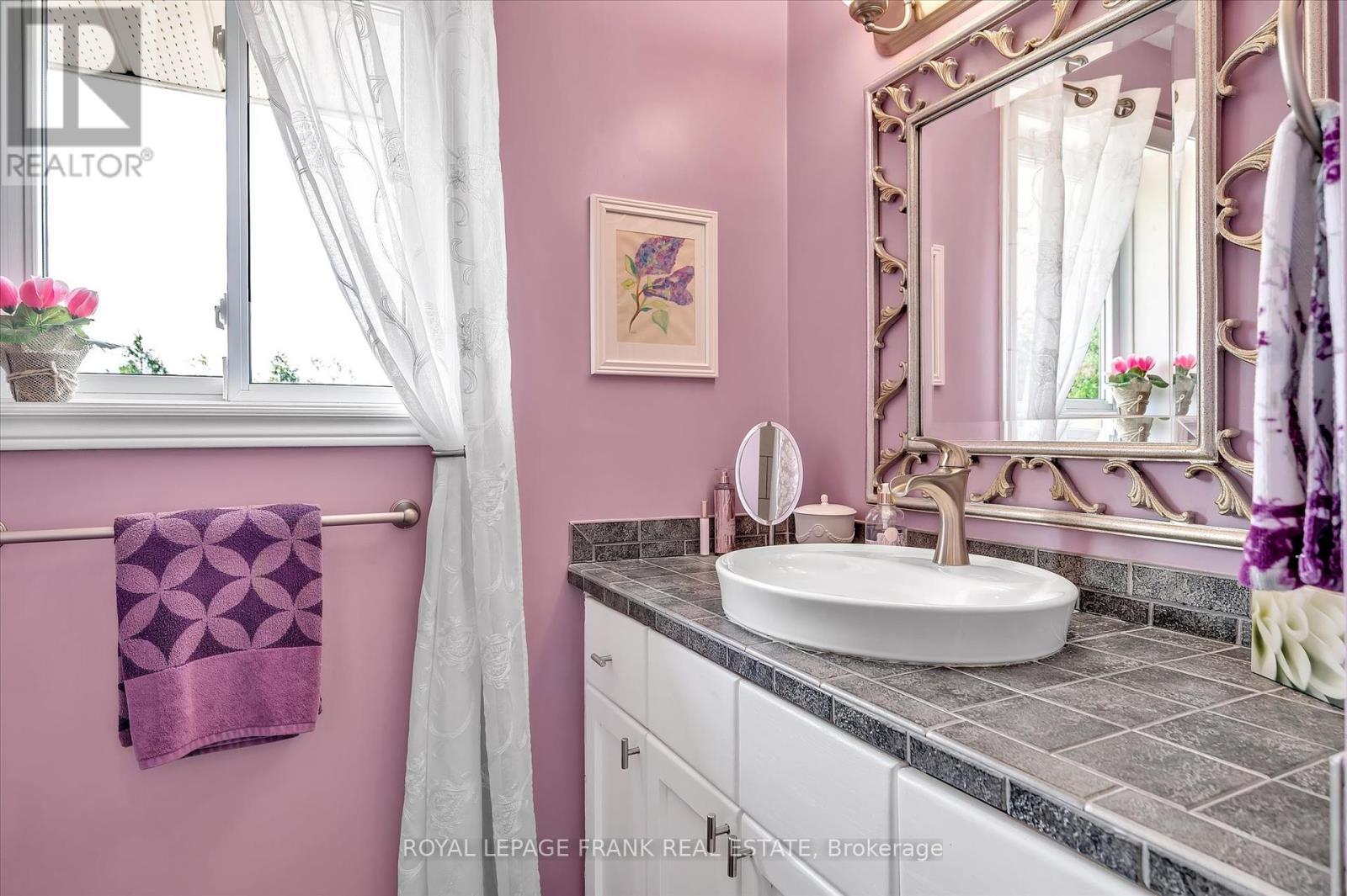 












229 LONSBERRY LANE

,
Douro-Dummer,




Ontario
K0L3A0

