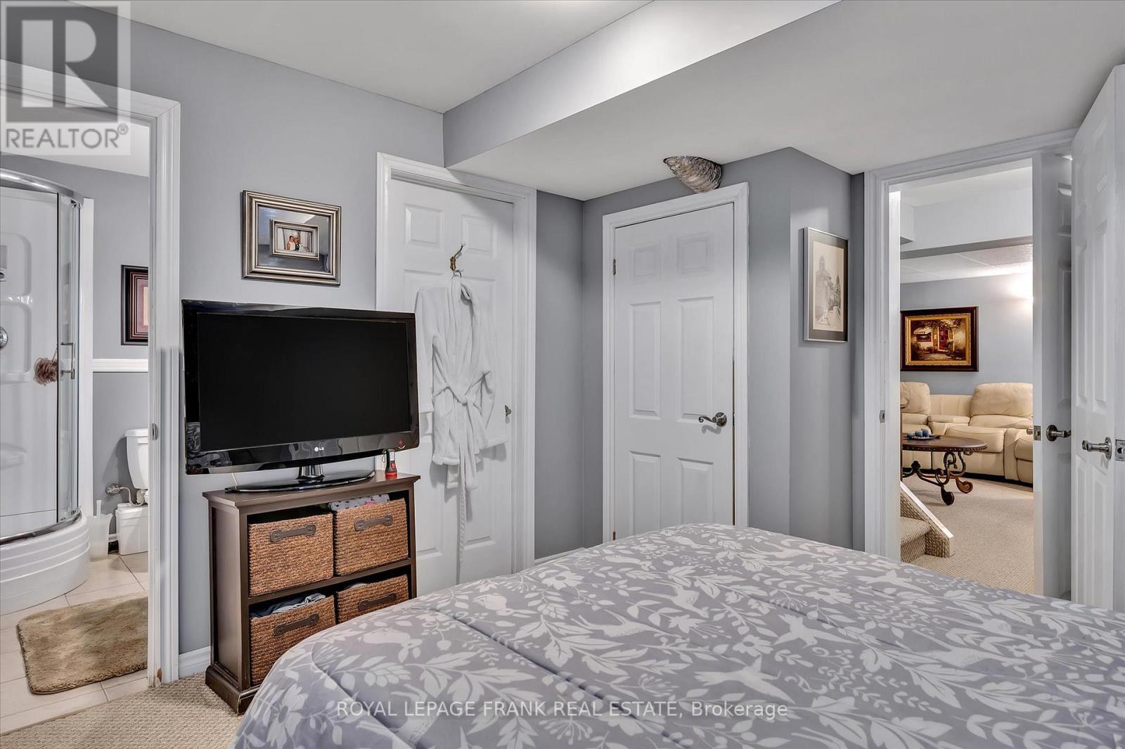 












229 LONSBERRY LANE

,
Douro-Dummer,




Ontario
K0L3A0


