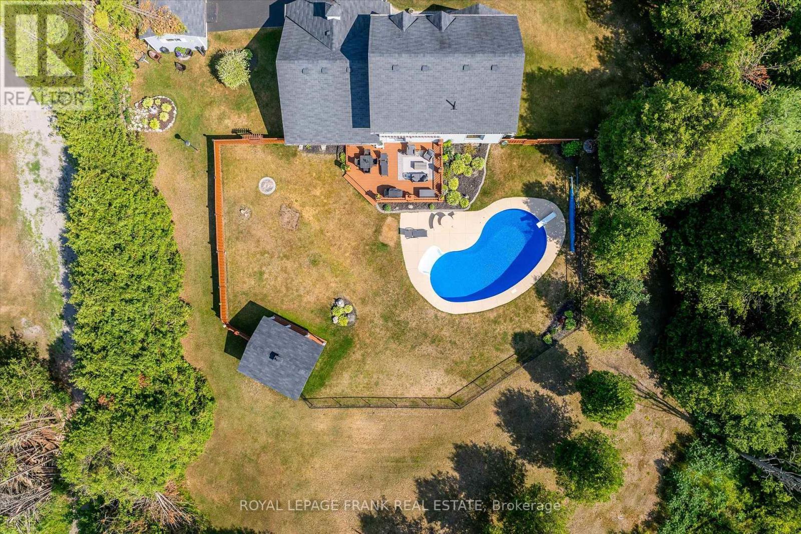 












229 LONSBERRY LANE

,
Douro-Dummer,




Ontario
K0L3A0

