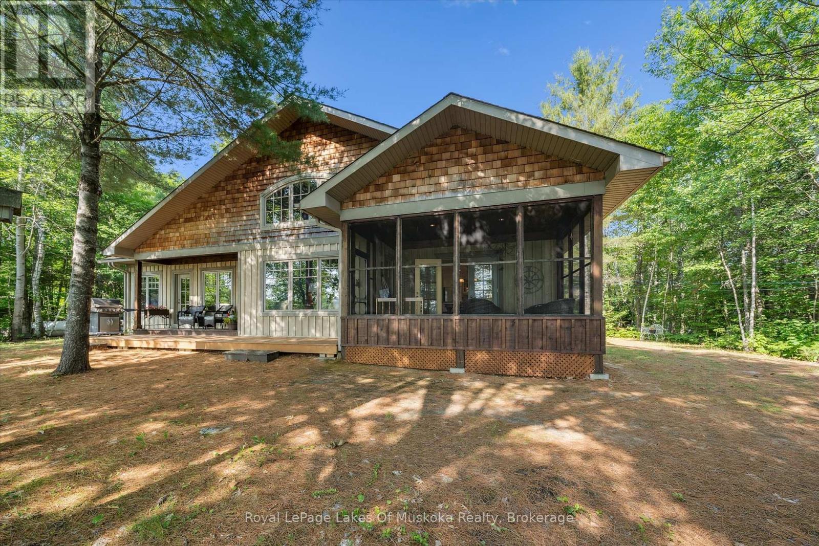












1176 MCCOMB POINT DRIVE

,
Algonquin Highlands (Sherborne),




Ontario
P0A1E0

