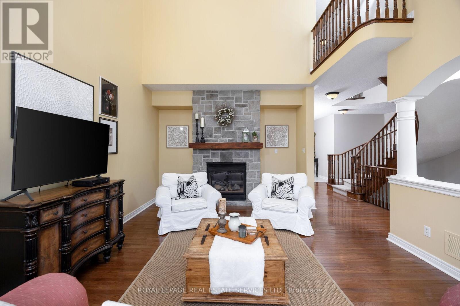 












2182 MARIPOSA ROAD

,
Oakville,




Ontario
L6M4R9

