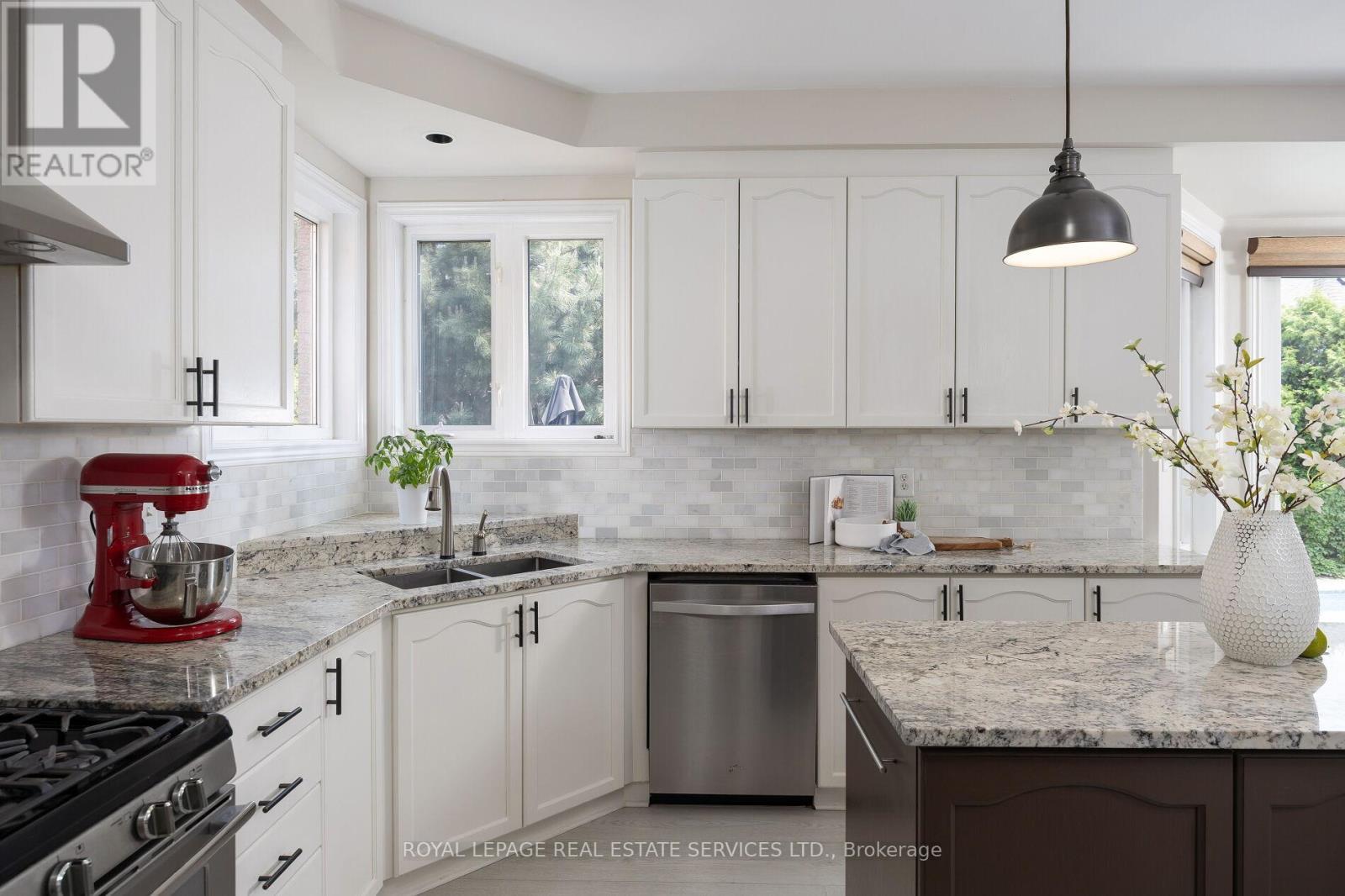 












2182 MARIPOSA ROAD

,
Oakville,




Ontario
L6M4R9

