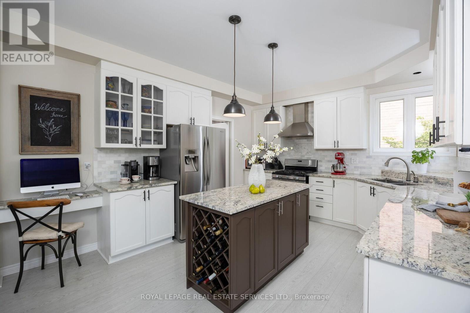 












2182 MARIPOSA ROAD

,
Oakville,




Ontario
L6M4R9

