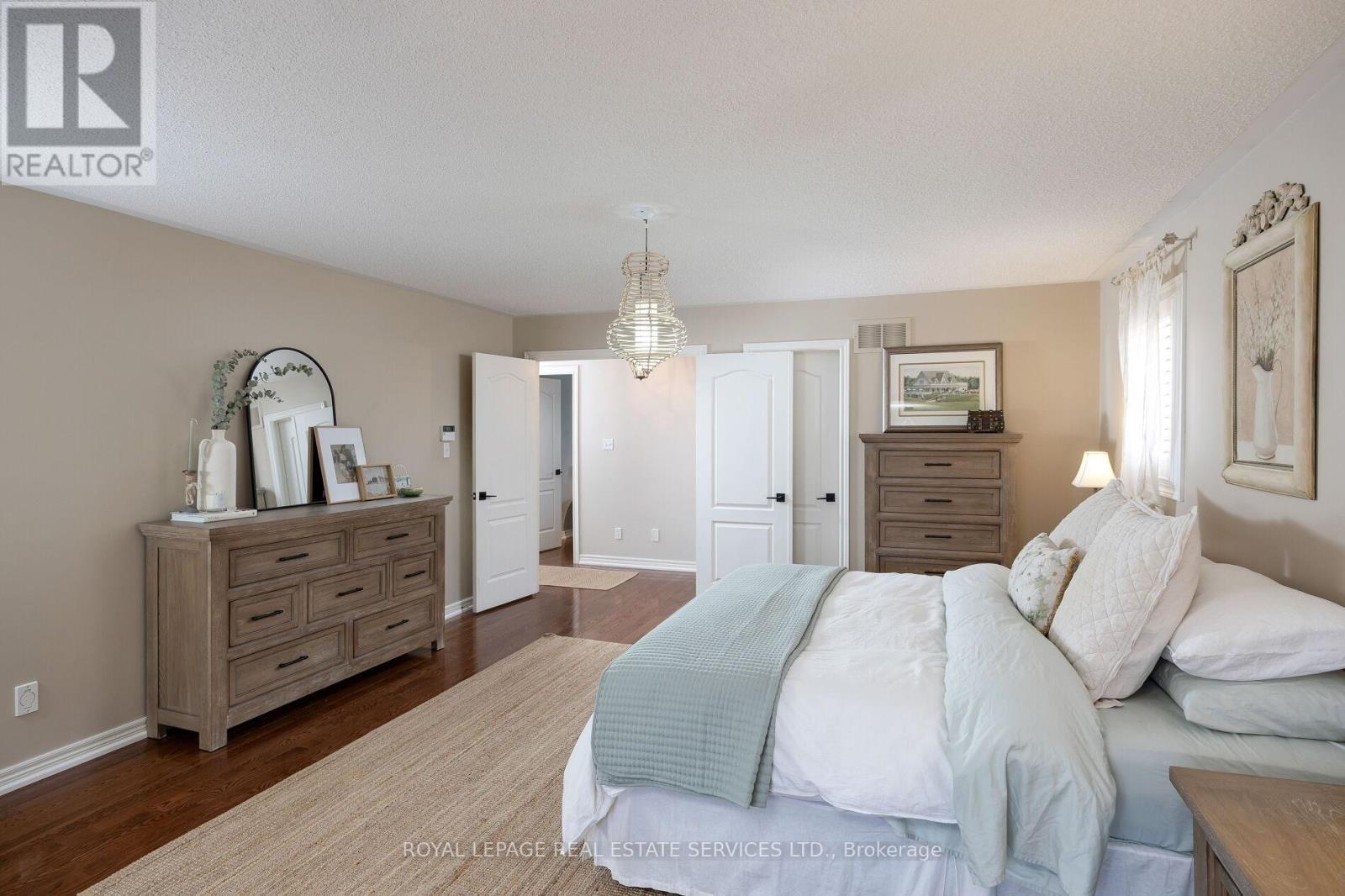 












2182 MARIPOSA ROAD

,
Oakville,




Ontario
L6M4R9

